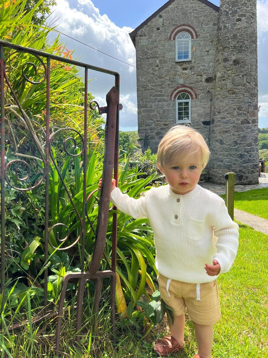 REUBEN Shorts, Gold